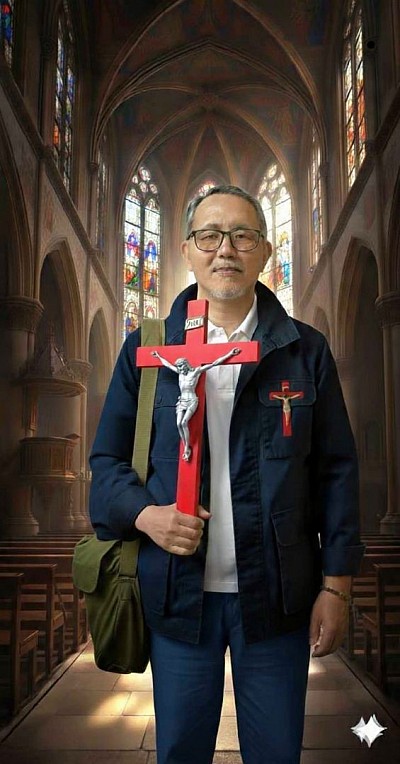 EL CRUCIFIJO ROJO MISIONERO